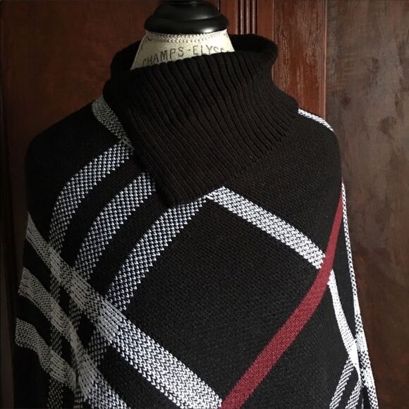 Plaid Turtleneck Poncho black cream red - Picture 3 of 5